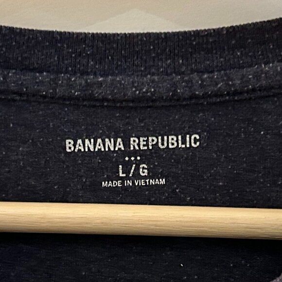 Banana Republic T-shirts - Size Large - Green, grey and blue - 3 shirts! - Picture 9 of 10